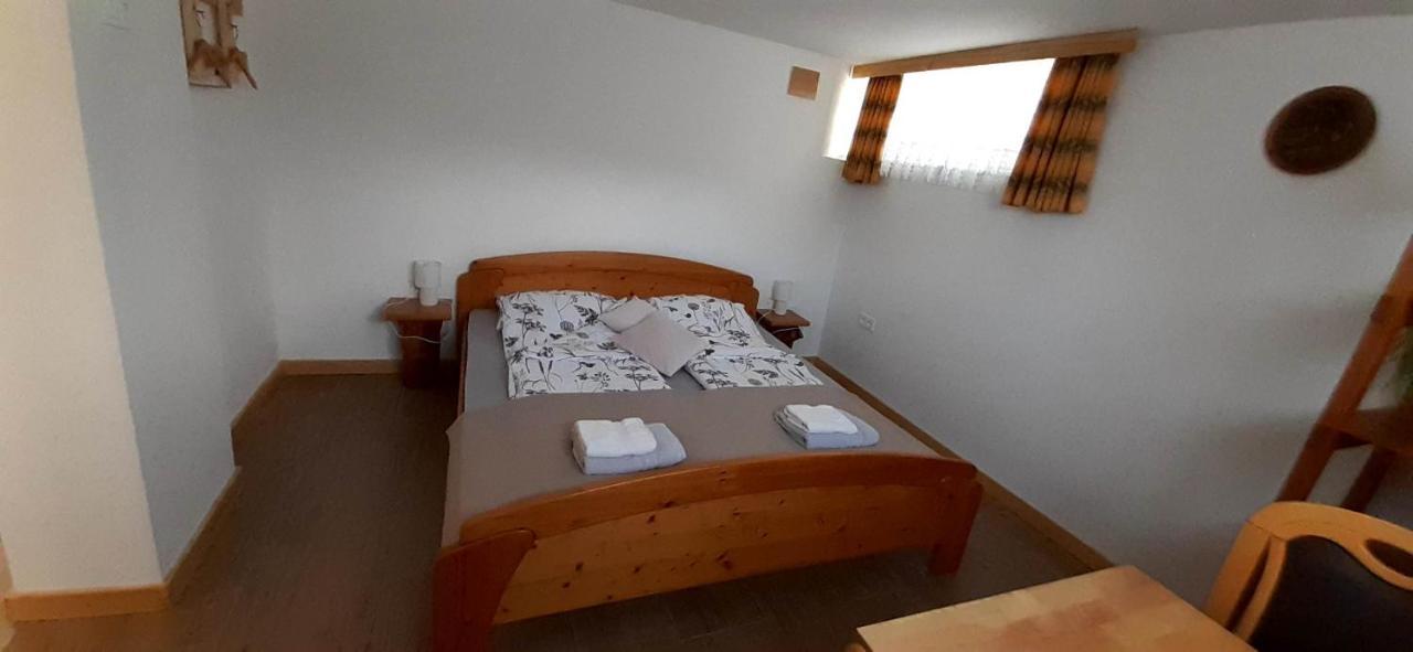 Apartmaji Mojca Guest House Krize Luaran gambar