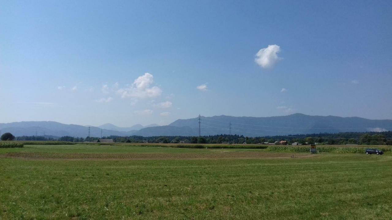 Apartmaji Mojca Krize Luaran gambar